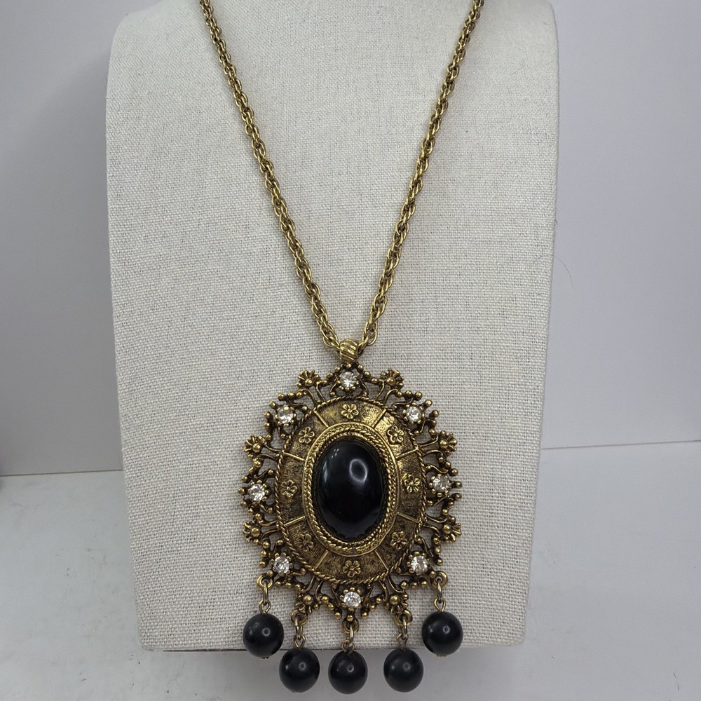 Vtg Signed Celebrity Gems Gold Tone Black Caboch And Rhinestone Pendant Necklace