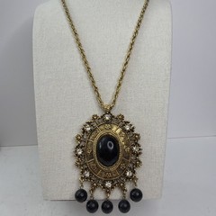Vtg Signed Celebrity Gems Gold Tone Black Caboch And Rhinestone Pendant Necklace