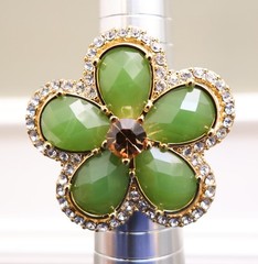 Joan Rivers ring green flower imitation jade clear crystals vintage signed Size7