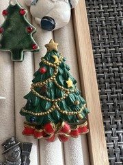 Vintage Christmas Brooch Lot 8pc Resin Metal Clay Snowman Tree Santa Heart 1990s