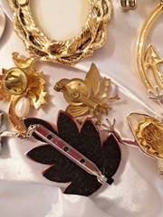 Vintage To Now Brooch Pin Lot Mixed Theme Gold-tone Silvertone Rhinestone…
