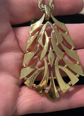 Vintage CROWN TRIFARI Signed Pendant Necklace Gold Trifarium Rope Chain
