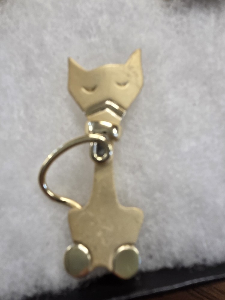Vtg AJC gold tone Sitting cat Pin