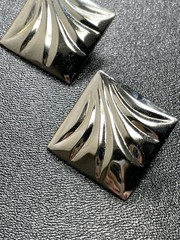Vintage 1.1” Abstract Silver Tone Metal Earrings
