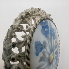 Vintage Porcelain Pastel Blue & White Daisy Flower Round Metal Brooch Pin