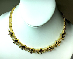 1960 Necklace Choker Collar Textured Gold Tone Leaf Thistle NN32