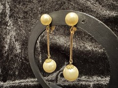 Vintage Marvella Imitation Pearl Dangle Screw-Back Earrings Gold White Round
