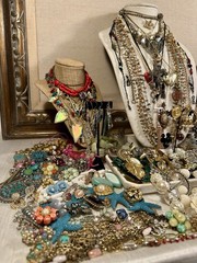 Pretty Junk Jewelry Lot Vintage And Modern Mix 9 1/2 Lbs. For Repurpose Or Craft