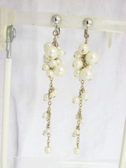 Vintage White Faux Pearls on 4″ Long Chain Earrings Clips Shoulder Dusters