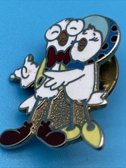 Vintage Enamel Owl Couple Pin – Retro Cartoon Owls with Glasses & Blue Bonnet