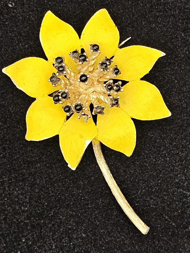 Ledo Brooch Pin Lg Yellow Sunflower Gold Tone Signed, Dated 1961 Vintage 3 1/8″