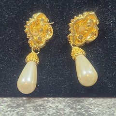 Vintage glass Pearl Rhinestone Drop Earring Gold Tone Baguette Crystal Statement