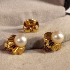 Pair of Vintage 14 Karat Gold Pearl Studded Post Earrings Germany (extra back)