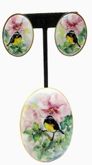 Hand Painted Artisan Signed Bird Porcelain Large Brooch Pin Pendant Earrings Set