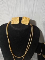 Nice Versatile Mixed metals materials Gold/Silver tone Lot Jewelry some Signed