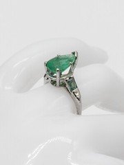 Vintage 1940s $7000 5.50ct Natural Pear Cut Emerald Alexandrite Platinum Ring