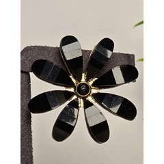 Vintage Black Daisy Stud Earrings