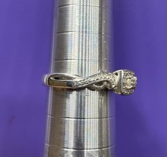Woman’s Vintage Estate Sterling Silver Diamond Ring .925 Size 7