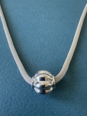 VINTAGE.925 STERLING SILVER MESH SNAKE SKIN LINK NECKLACE WITH SLIDING PENDANT