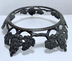 Vintage Metal Ring Grapes And Leaves 10″ Round Alloy