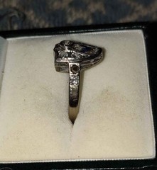 14K White gold vintage shield ring