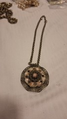 Vintage Confetti Thermoset Pendant Necklace With Beautiful 16″ Chain