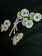 Vtg WEISS Signed Rhinestone Brooch Earrings Set Blue Green Floral Demi Parure
