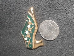 Signed JJJ Shoe Pin Gold Tone Green Faux Pearls