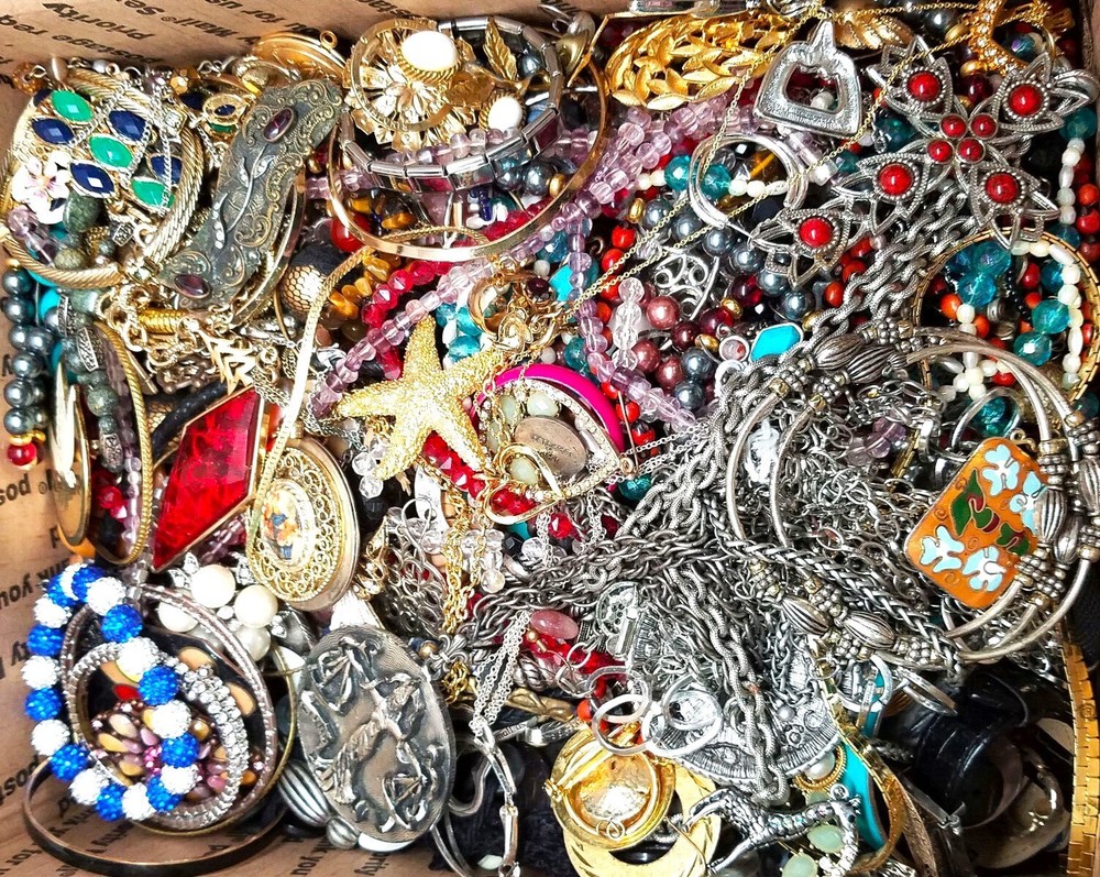 1 Pound Lb Bag Jewelry Vintage Modern Lot Craft Junk & Wearable Resell Mixed In
