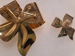 Vintage TONA Gold Tone Bow Brooch Large Ribbon w/ Rhinestone & Matching Earrings