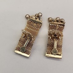 Vintage Leru Mesh Earrings Clip On Gold Tone Dangle 1 5/8″