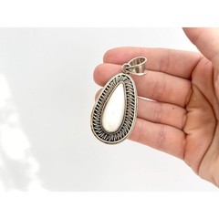 Teardrop Balinese Made Mother of Pearl Sterling Silver 925 Vintage Pendant