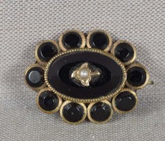 Victorian GILDED BROOCH pearl & black onyx