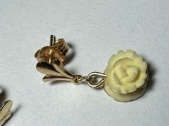 Vintage 14K Yellow Gold White Coral Rose Flower Dangle Earrings 1.09 GR.