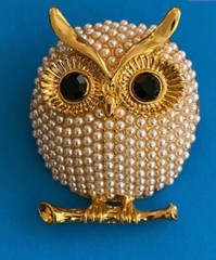 Golden Owl Brooch Pendant 1.7X1.3 inches