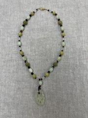 Vtg Carved Jade Pendant Choker Necklace Red & Green Faceted Beads 16” Amulet