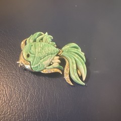Vintage Unsigned Hattie Carnegie Green Lucite Angel Fish Brooch Rhinestone Gold.