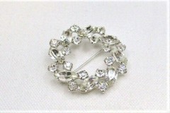 Vintage Brooch Clear Rhinestones Prong Set Beautiful Marked B DAVID 40a8