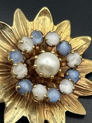 Gold tone blue rhinestone faux pearl flower brooch pin vintage