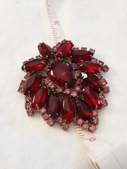 Vintage Red and Pink Rhinestone Brooch with Faceted Prongs Gold Tone
