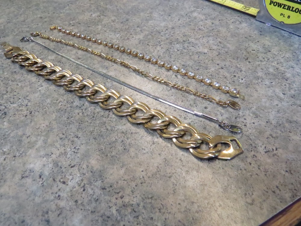 Vintage Lot of 4 Bracelets Gold/Silver/Diamond Tone 7″, 8″