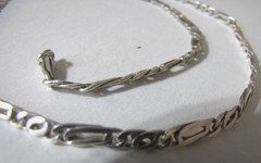 Vintage Sterling Silver Figaro Chain Necklace 20″ 4.6mm 18.9 Grams Signed Italy