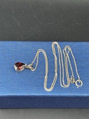 VTG Red Glass Tear Drop Sterling Silver 17′ Box Chain Necklace Retro Dainty