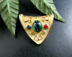 GOLD TONE MULTICOLOR PENDANT ER7