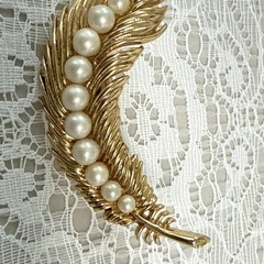 Crown Trifari Gold Tone Faux Pearl Brooch Signed