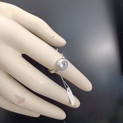 Minimalist Silver Ring Round Quartz Modernist Bezel Size 8 Classic Timeless Gift