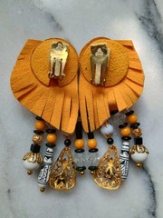 VINTAGE 80s Putting On The Rich Earrings Sparkle Gem Clip-on Wearable Art 3.5in