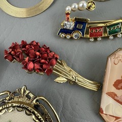 Vintage Brooch Pin Lot 14 Gold Tone Avon AJC Floral Mixed Costume