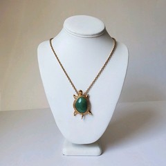 Avon Vintage Turtle Pin Pendant Necklace Brooch Faux Jade Green Gold Tone Signed