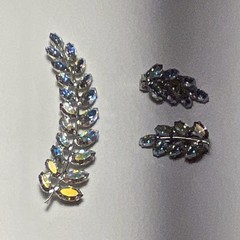 Rare B David Rhinestone Blue Feather Leaf Brooch Pin With ClipOn Earrings SET!￼￼